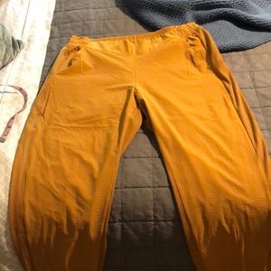 Athleta Textured Brooklyn Jogger Size 12